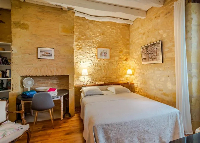 La Maison Des Deux Cantous *